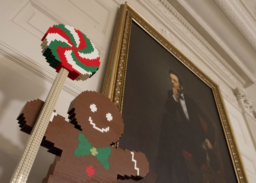 Ultimul Crăciun la Casa Albă! Cum arată decoraţiunile prezentate de MICHELLE OBAMA:”Tot ceea ce vedeţi se poate mânca ”