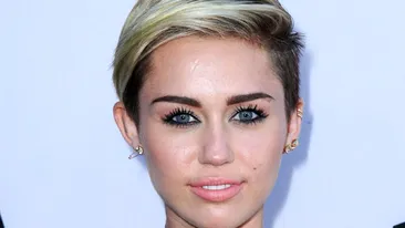 Miley Cyrus recidiveaza: GESTUL facut de vedeta la cateva zile dupa prestatia socanta de la MTV Video Awards - FOTO