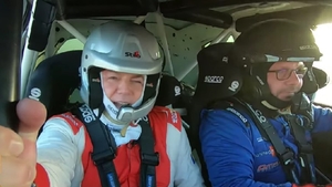 Adrian Enache, cântare la peste 200 km/h. Solistul a fost copilot în mașina de curse, pe circuit