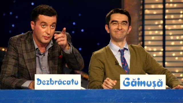 CODRUŢ KEGHEŞ alias "DEZBRĂCATU' de la Cronica Cârcotaşilor" s-a fotografiat alături de băieţelul lui, iar fanii au rămas mască! Asemănarea este izbitoare!