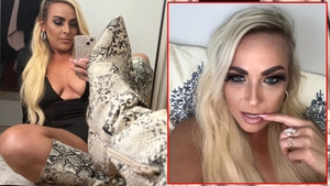 Profesoara din imagine a fost concediată de la școală, după ce s-a aflat că, noaptea, își vindea trupul pe OnlyFans