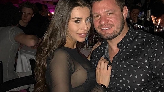 Fotbalistul Naţionalei a cerut-o de nevastă pe "Bunesă" în Dubai! 