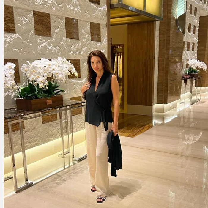 În luna decembrie a anului 2022, Cristina Spătar anunța pe rețelele de socializare că a fost cerută în căsătorie, în Dubai / (Sursa: Instagram)