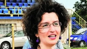 Alina State are echipa de fotbal, afaceri cu gaini si este credincioasa Becali are o sosie feminina la Hunedoara!