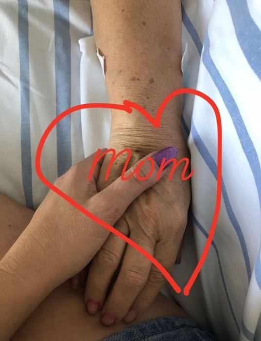 Irina Pavlenco, în lacrimi după ce mama ei a fost operată de pe creier. Constanța a aflat că are o tumoră, după ce a făcut accident vascular