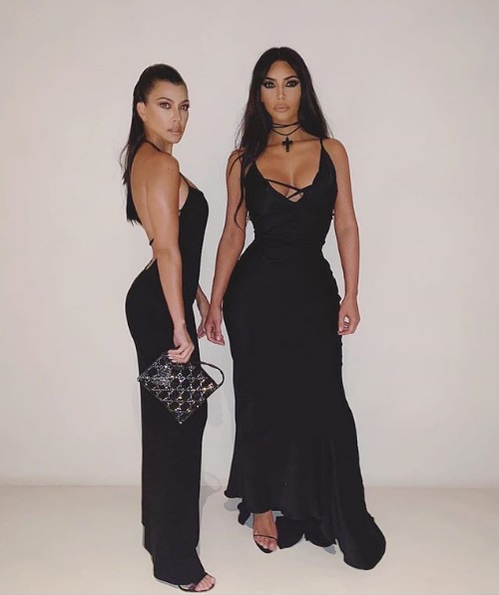 Kim Kardashian și rudele sale, evacuate din cauza incendiilor de vegetație din California. Alte zeci de mii de oameni și-au părăsit casele