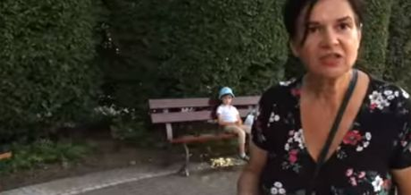 O femeie din Iași, surprinsă cum spală olița copilului în fântâna unui parc! Cum a reacționat când a fost luată la rost de ceilalți oameni