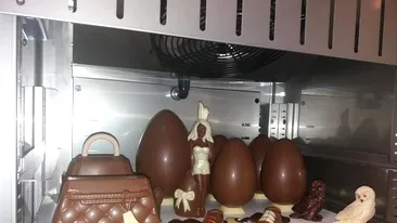 Idee inedită de Paște, la Craiova! Iepuraşi ”Playboy” din ciocolată