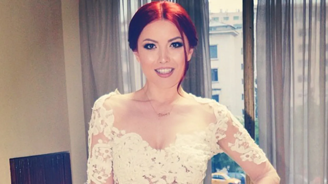 Elena Gheorghe a cantat cu lacrimi in ochi! Artista a deschis nunta fratelui ei, iar valsul mirilor a dat-o gata