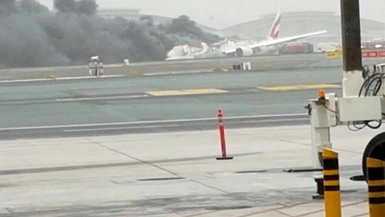 Accident aviatic! Un avion s-a prăbuşit pe aeroportul din Dubai