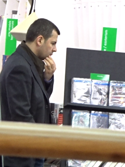 Ministrul Mediului şi-a găsit un bun refugiu într-o librărie din mall-ul din Băneasa