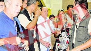 Berlusconi a facut show la supermarket