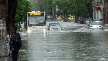 Vești proaste de la ANM: La ce oră se oprește ploaia în București