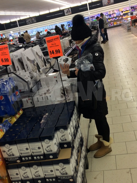 Soţia lui Petre Roman, filmată la shopping, în timp ce el era audiat la Parchet!