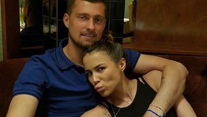 Soţia fotbalistului GABRIEL TAMAŞ a ieşit, joi seară, în oraş cu prietenii! Imaginea care a înroşit butonul de ”LIKE”! 