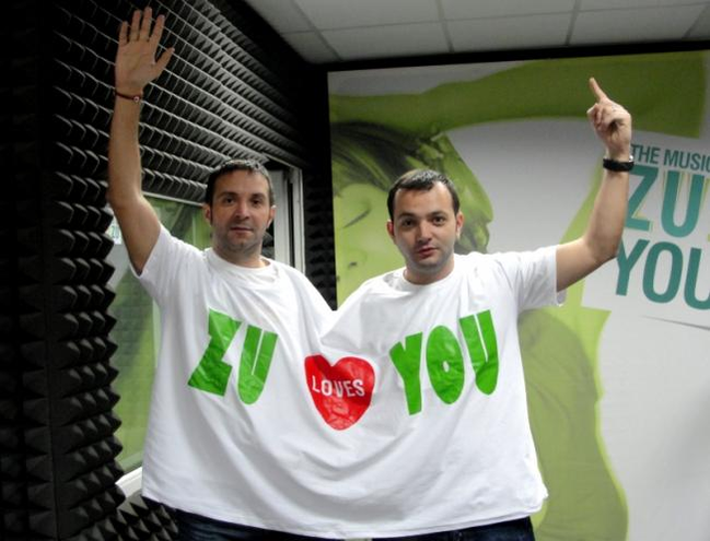 Daniel Buzdugan și Mihai Morar s-au întrecut în versuri la un eveniment. Fanii le-au lăudat creativitatea