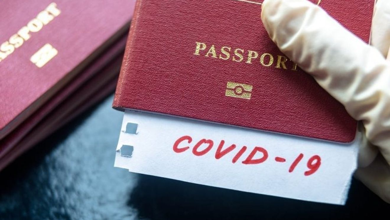 Ce se întâmplă cu pașapoartele pentru vaccinare împotriva COVID-19? Ce decizie se va lua