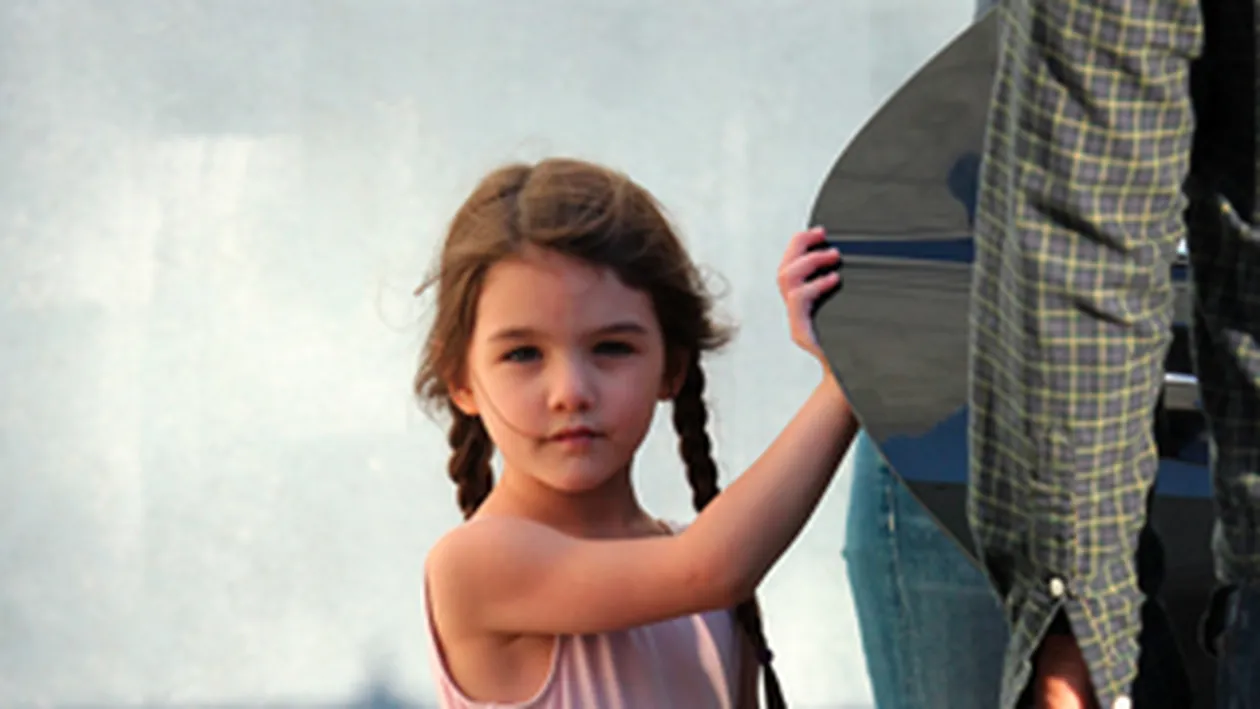 Fetita lui Tom Cruise: Of, iar ma duce mama la balet!