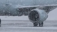 Probleme la decolări pe Aeroportul Otopeni! Întârzieri pe bandă rulantă