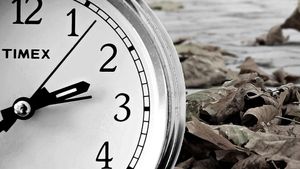 De ce timpul pare că trece mai repede pe măsură ce îmbătrânim. Explicația psihologilor români