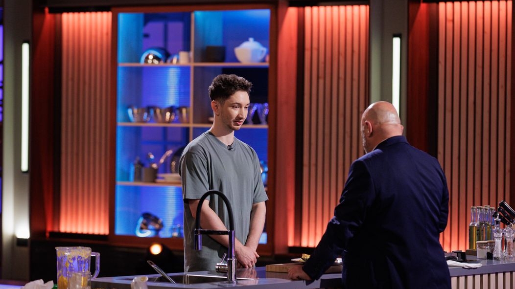 Cine este Cristian Ușurelul, programatorul care a luat primul şorţ de aur la MasterChef? Are 32 de ani