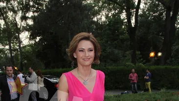 Arata impecabil la 38 de ani, fara nici un fel de operatie estetica. Dana Razboiu are, insa, un mare complex, iar noi l-am aflat!