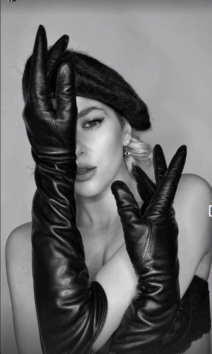 Lidia Buble, fotografiată într-o ipostază rară. Imaginile noi cu artista în lenjerie intimă sexy i-au înnebunit pe bărbați