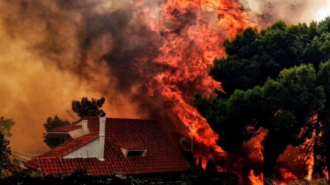 Anunțul de ultimă oră al MAE: câți români sunt afectați de incendiile din Grecia