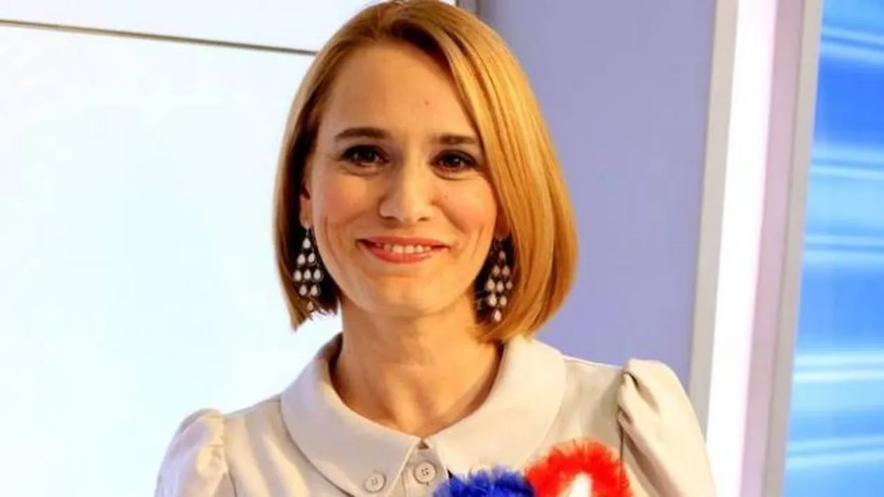 Andreea Esca e în al noualea cer! S-a întâmplat un miracol! Anunţul care a bucurat oamenii: S-a mărit familia