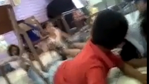 VIDEO Premiata pentru calmul cu care a stapanit copiii in timpul unui atac armat