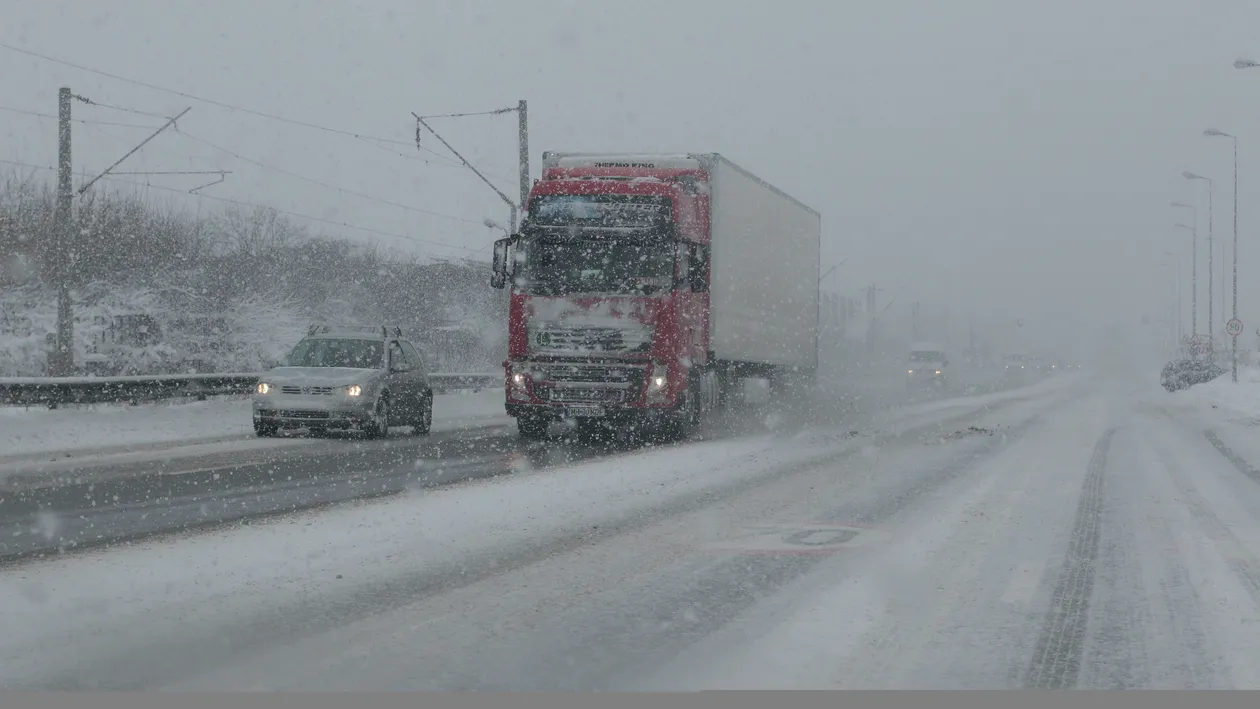 Se prelungeşte codul galben de viscol până luni!
