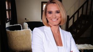 Am aflat câți bani câștigă Andreea Esca, de fapt! Cât costă să închiriezi o vilă, de 1 Mai, în complexul vedetei Pro TV din Porumbacu de Sus