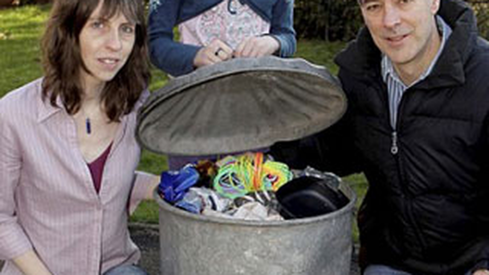O familie din Marea Britanie face doar 50 de grame de gunoi pe zi