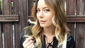 LAURA COSOI, aşa cum nu ai mai văzut-o niciodată! Gestul pe care l-a făcut i-a lăsat mască pe fanii săi virtuali 