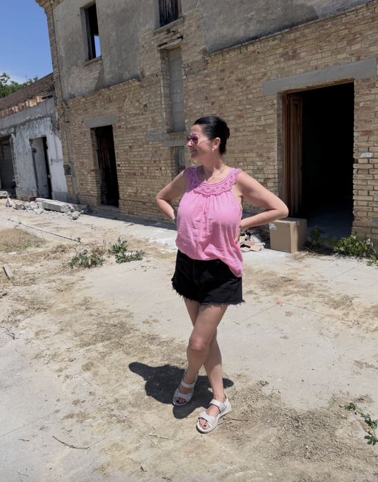 Gabriela Cristea și-a demolat casa din Italia. Cum arăta conacul părăsit de 50 de ani, înainte de renovare