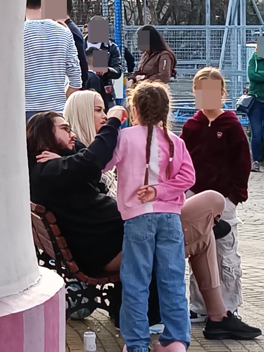 Anda Adam și soțul ei, surprinși în ipostaze cum rar mai vezi, dar… Cine le-a ”tulburat” liniștea