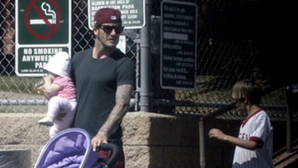 David Beckham, bona pentru fetita Harper si fiul Romeo!