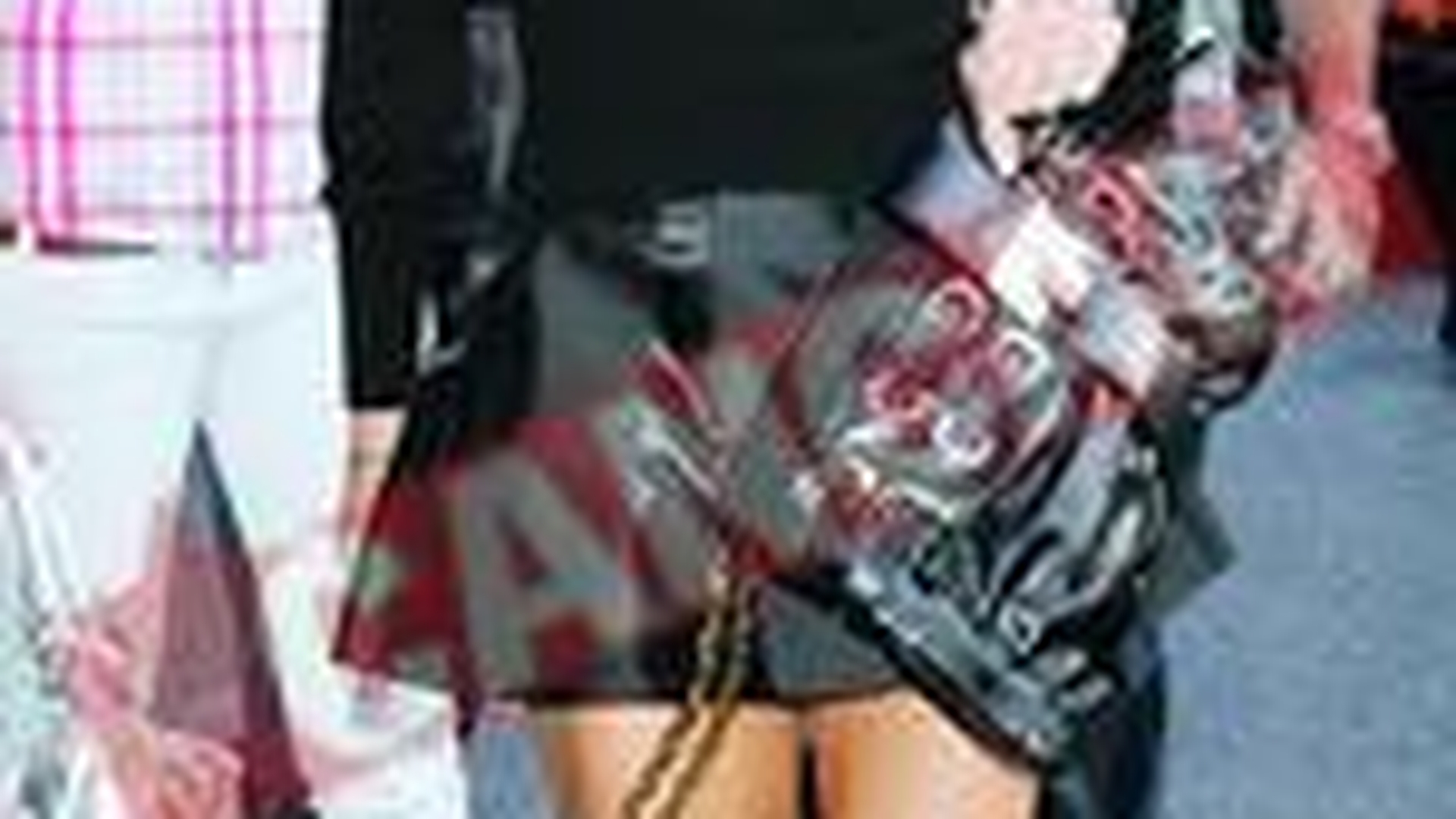 Lili Sandu o copiaza pe Victoria Beckham
