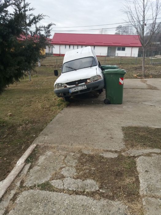 Maşina pe care ar fi trebuit să o conducă şoferul Virgil Calotă