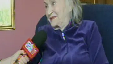 Dupa atata tacere si mister, Zina Dumitrescu a vorbit in premiera despre viata pe care o are la caminul de batrani: Imi place foarte mult. Mananc dulciuri si bananute. Afla de aici totul despre activitatile ei zilnice!