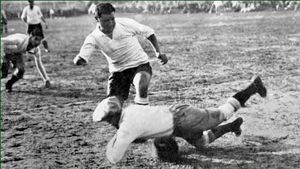 Uită de Maradona: povestea primului fotbalist care a înscris golul decisiv la Cupa Mondială, fără o mînă