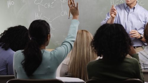 Un profesor din Buzău a murit electrocutat în timpul orelor! Scenele şocante s-au petrecut în faţa elevilor!