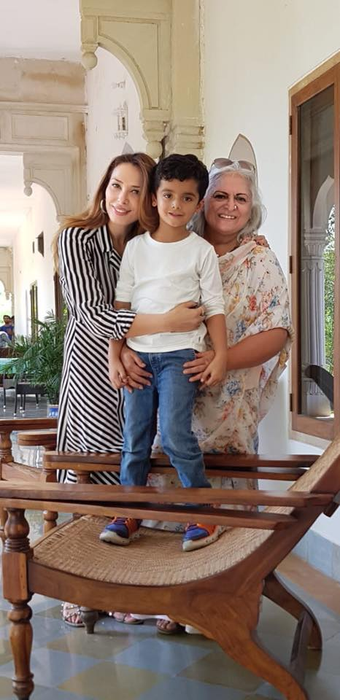 Salman Khan o ajută pe Iulia Vântur în cariera ei din India. Gestul făcut de celebrul actor pentru iubita lui româncă