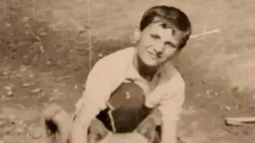 Recunoști vedeta din imagine? Acum este unul dintre cei mai cunoscuți prezentatori din România