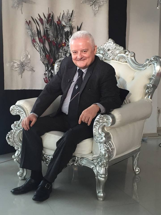 Irinel Columbeanu, surprins în timp ce se săruta pasional cu iubita mult mai tânără decât el