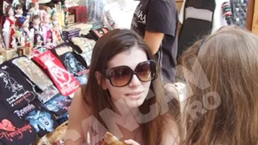 VIDEO Monica si-a dus printesa la castel! A vizitat Branul cu Irina!