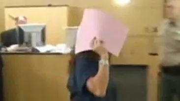 VIDEO O femeie a vrut sa-si vanda copilul pentru 500 de dolari, intr-un fast food