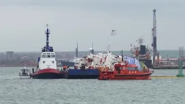 Un muncitor din Portul Constanţa a căzut în apă cu tot cu motostivuitor. Bărbatul este de negăsit