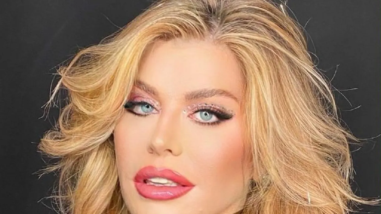 Loredana Groza, sărut pătimaș cu un tinerel misterios. A dat frâu liber fanteziilor, în văzul tuturor!