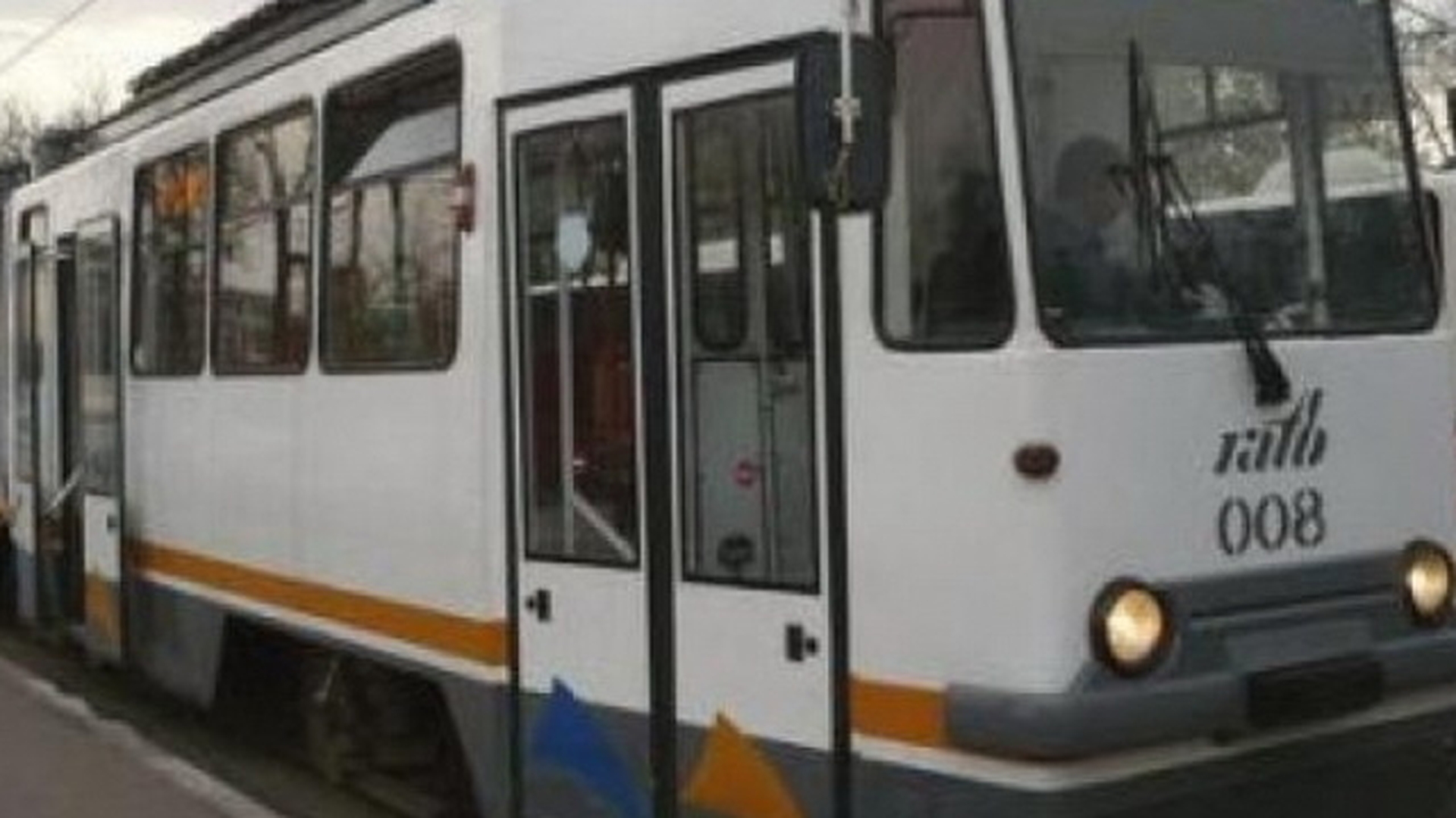 Un tramvai a luat FOC in Bucuresti in aceasta dimineata! Ce au facut angajatii RATB